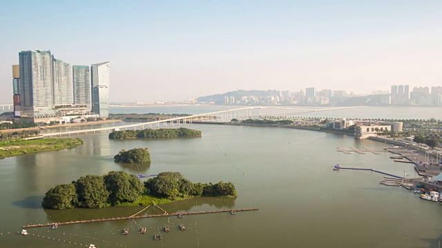 中国晨光澳门著名城市海湾大桥屋顶全景4k时间推移视频素材