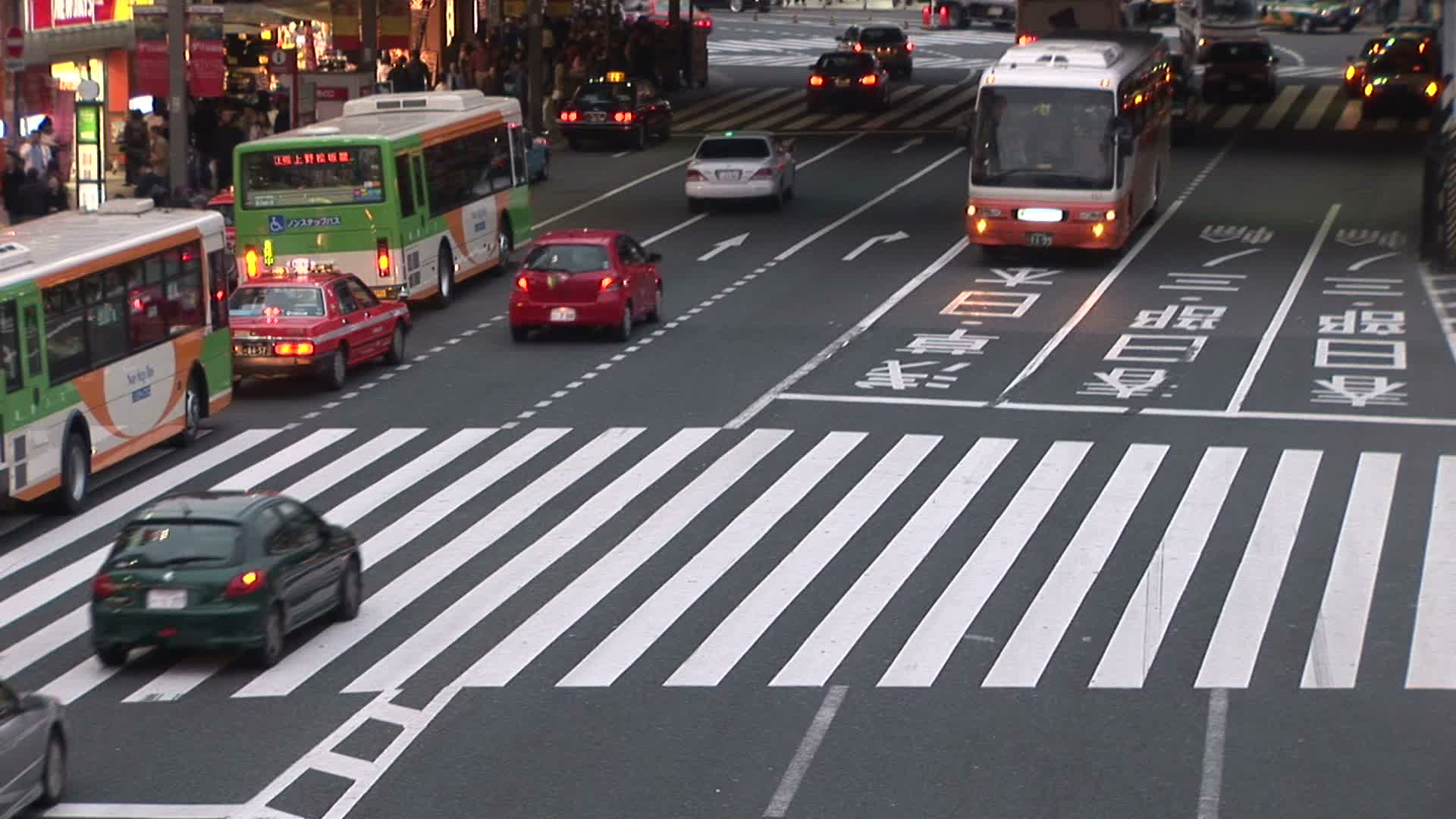 这是日本东京的一条高速公路视频素材