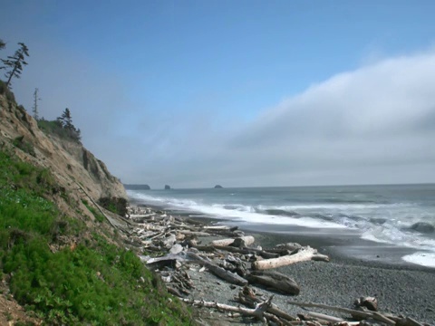 time-lapse of waves crash on beach of washington State .波浪冲击华盛顿海岸的时间推移视频素材