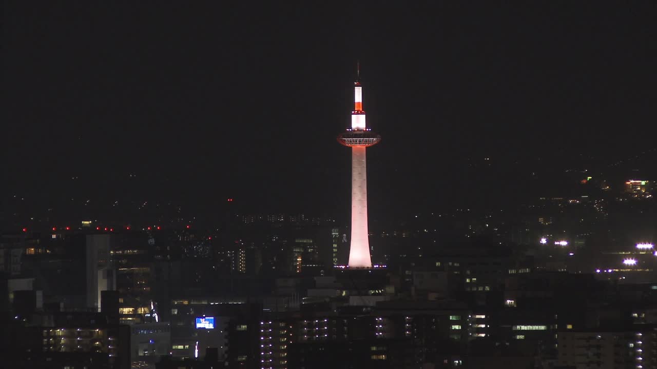 WS，城市天际线与京都塔的夜晚，日本京都视频素材