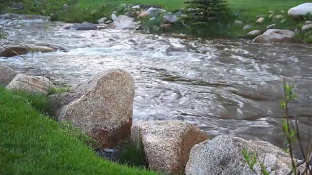 流经落基山国家公园的河流视频素材