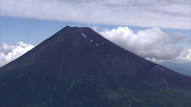 日本静冈县富士山上的海市山视频素材