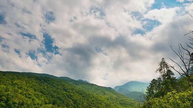 意大利阿尔卑斯山夏季的时间流逝视频素材