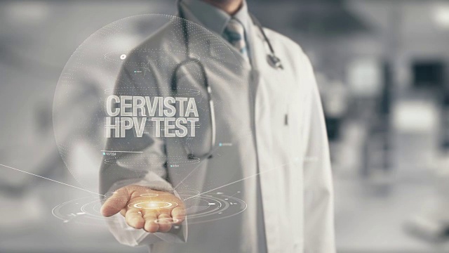 医生手握Cervista HPV测试视频素材