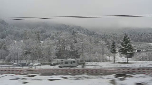 瑞士晚上时间苏黎世火车公路旅行交通路口边全景4k视频素材