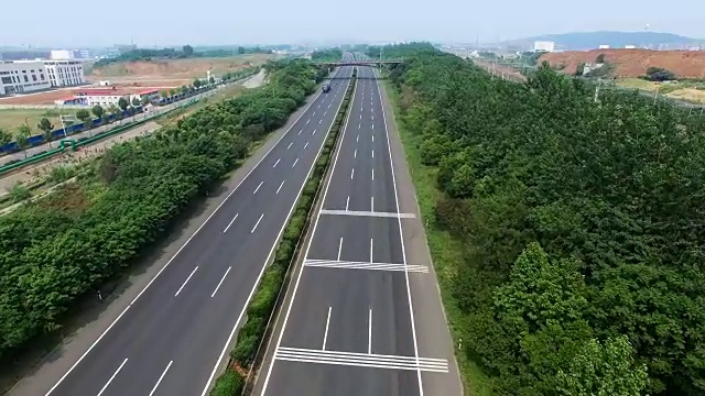 鸟瞰图公路交通视频素材