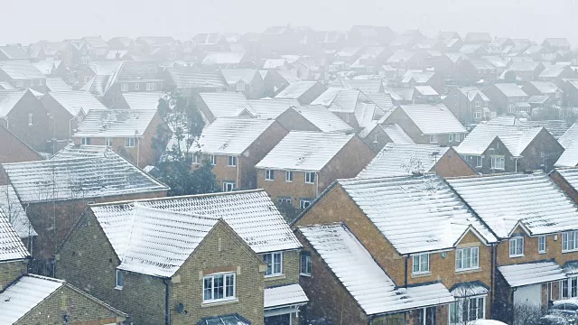 暴风雪中的房屋视频素材