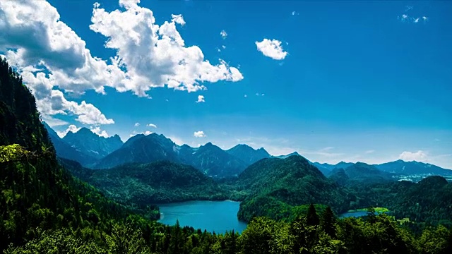 时光流逝:阿尔卑斯山的两个山湖视频下载