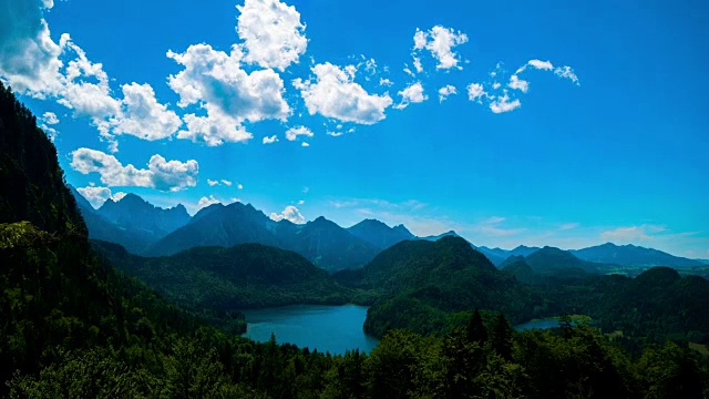 时光流逝:阿尔卑斯山的两个山湖视频下载