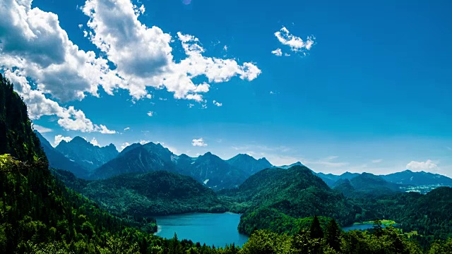 时光流逝:阿尔卑斯山的两个山湖视频下载