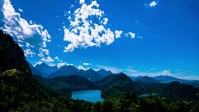 时光流逝:阿尔卑斯山的两个山湖视频下载