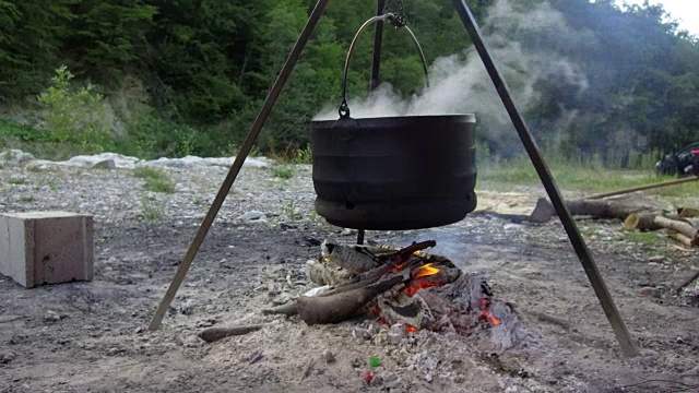 水壶在火上视频素材