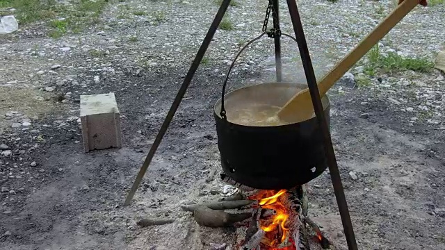 水壶在火上视频素材