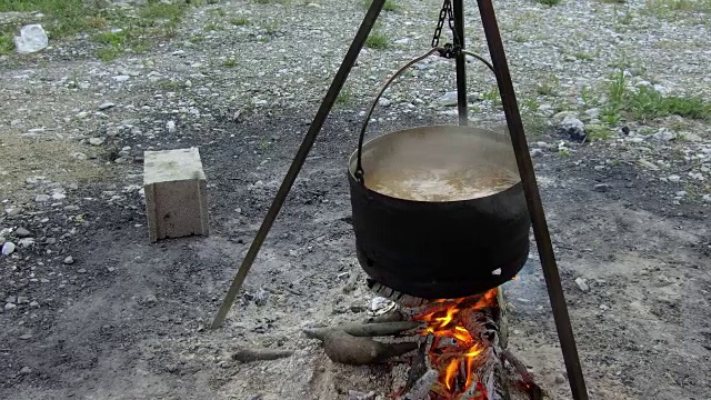 水壶在火上视频素材