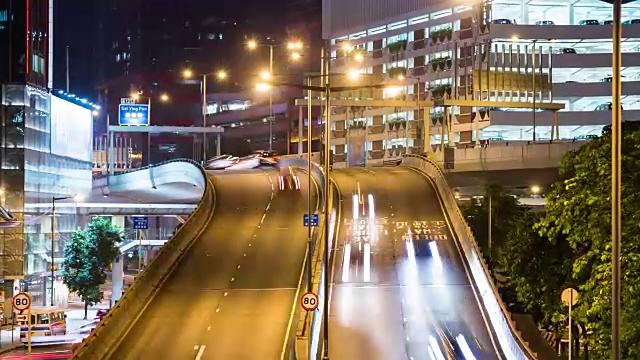 在香港市中心行驶的汽车视频下载