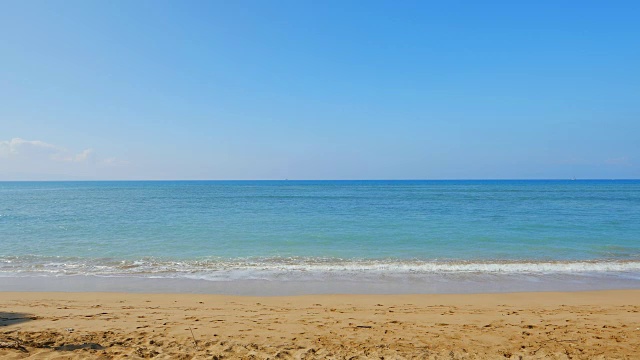 完美的热带海滩沙滩和海水地平线背景视频素材