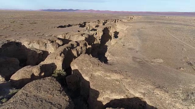 鸟瞰图在纳米布沙漠赛斯连姆峡谷视频素材