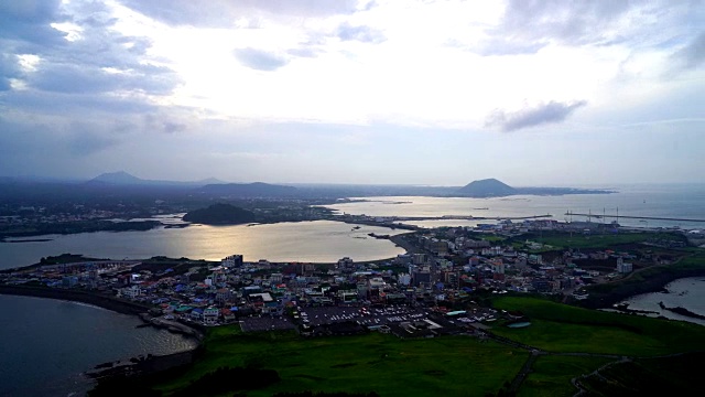 济州市天际线从城山一chulbong视频素材