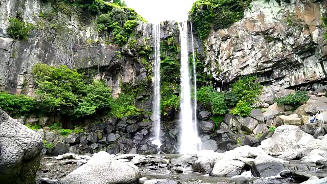 济州岛的正邦瀑布视频素材