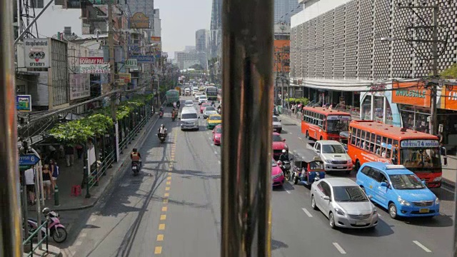 泰国曼谷，东南亚，亚洲拉差丹里路的交通状况视频素材