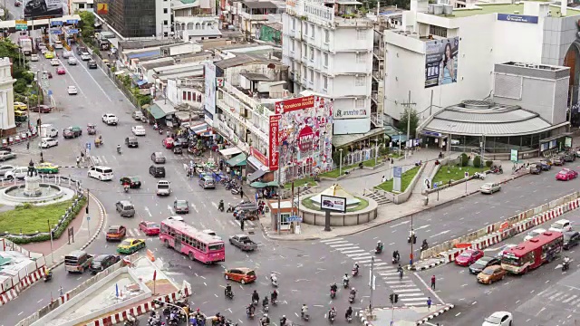 交通:4K时间推移(4096x2160):泰国曼谷市中心高速公路交通的时间推移视频素材