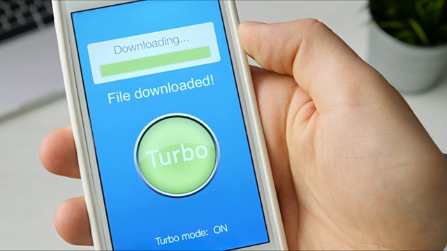 在智能手机应用程序上打开turbo模式，以获得更快的网速视频素材