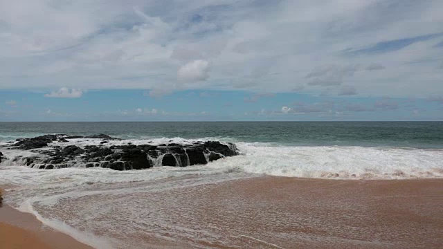 夏威夷考艾岛的热带海滩日落视频素材