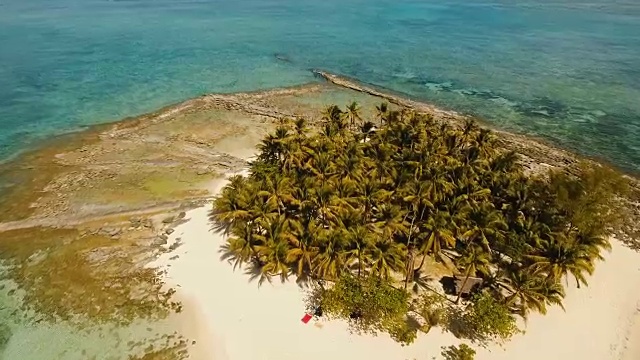 鸟瞰图美丽的海滩热带岛屿。吉亚姆岛，菲律宾，Siargao视频素材