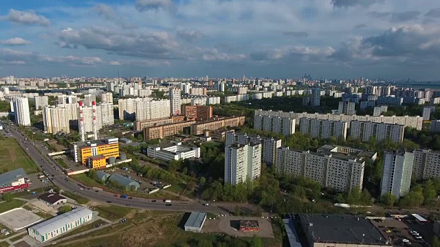 莫斯科郊区。从鸟的飞行视野视频素材