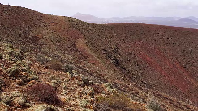 从科拉雷霍附近的Bayuyo - Fuerteventura火山观看。视频素材