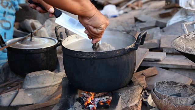 这是泰国的传统烹饪方法视频下载