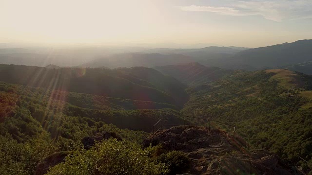 森林，丘陵和山脉视频素材