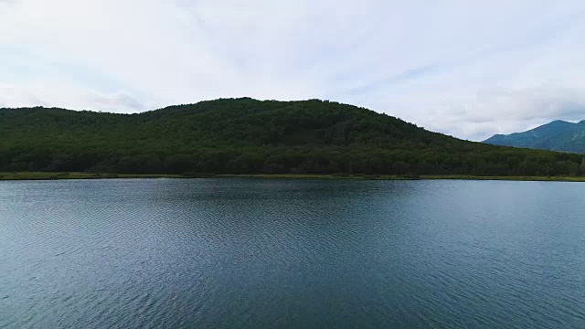 湖上低空飞行视频素材