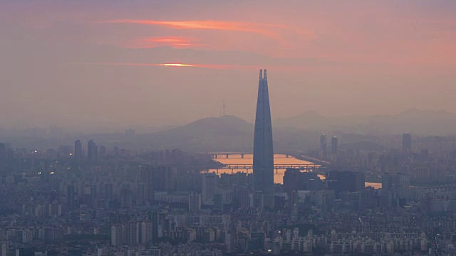 韩国首尔的日落。放大视频素材