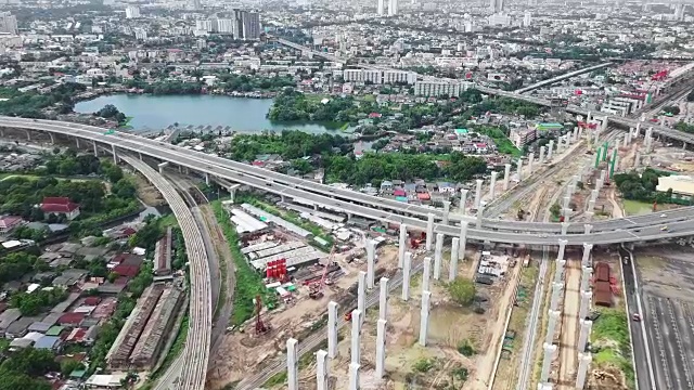 鸟瞰图曼谷市中心与高速公路交汇处，泰国。4K视频素材