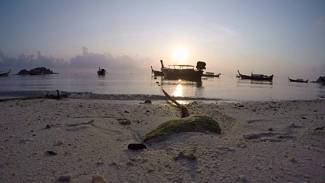 海滩上的小船视频素材