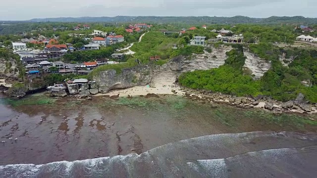 海滩和海岸的鸟瞰图视频下载