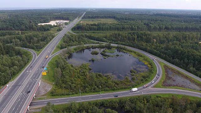 公路环线路口，鸟瞰图视频素材