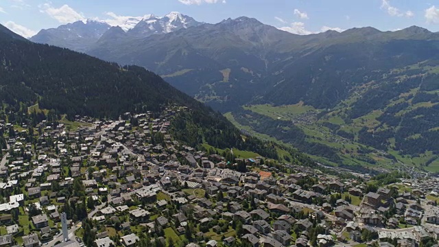 瓦尔德巴涅斯，横向旅行-空中4K -幻影4 PRO视频素材