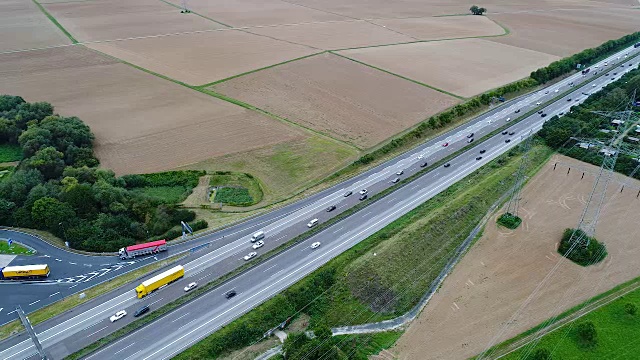 高速公路及休息区交通视频素材