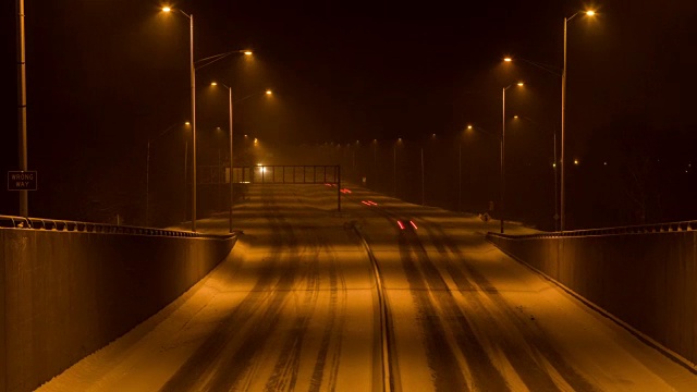 雪夜公路时光流逝视频素材