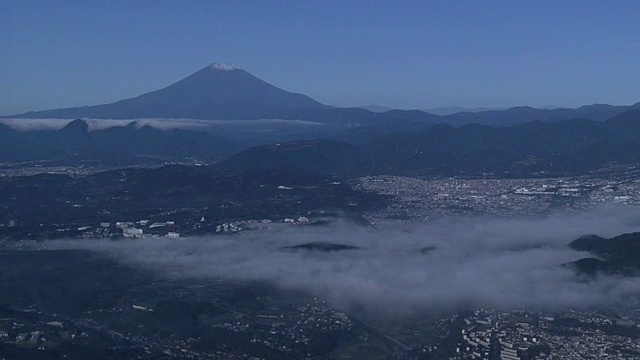 日本富士山初雪视频素材