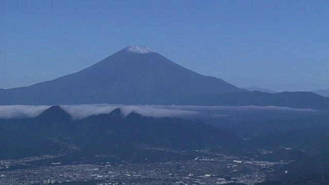 日本富士山初雪视频素材