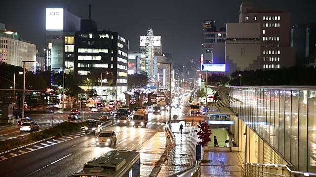 名古屋的城市景观和行人在堺市晚上日本视频素材