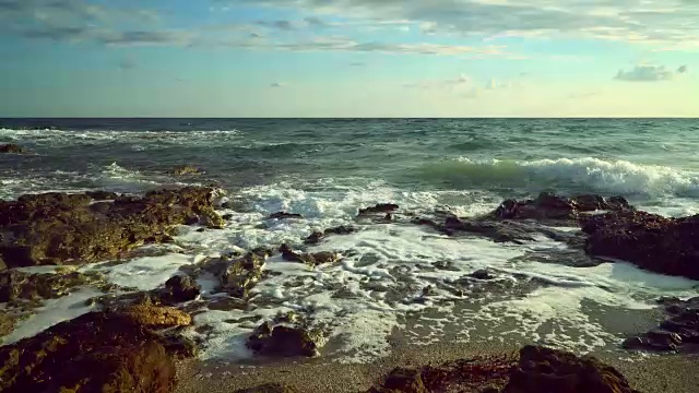 海，浪，浪花，岸。视频下载