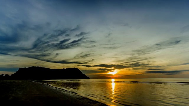 美丽的时光流逝，海上日出视频素材