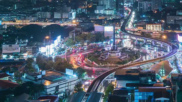 曼谷夜间交通环岛延时4k。视频素材