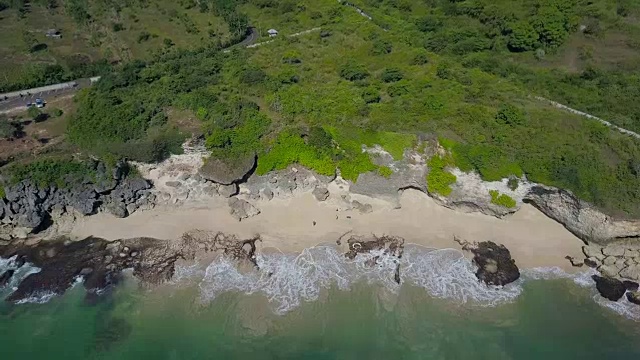 海滩和海岸的鸟瞰图视频下载