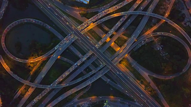 鸟瞰图高速公路高速公路高速公路马戏团十字路口在曼谷泰国视频素材