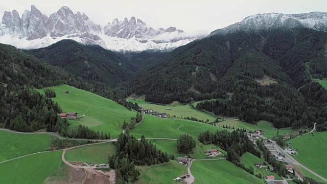 白云石山脉意大利阿尔卑斯山脉视频素材